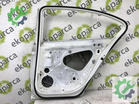 Volkswagen Passat Sağ Arka Kapı 3G5833056 çıkma parça