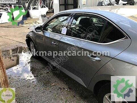 Volkswagen Passat Arka Travers 3Q0505235Q çıkma parça