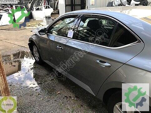 Volkswagen Passat Arka Travers 3Q0505235Q çıkma parça