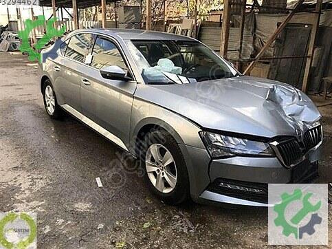 Volkswagen Passat Arka Travers 3Q0505235Q çıkma parça