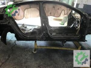 VOLKSWAGEN PASSAT 2015 2024 SAĞ ORTA DİREK VE MARŞPİYEL 3G5809844