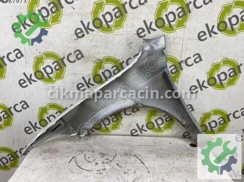 Volkswagen Passat Sağ Ön Çamurluk 3J0821022 çıkma parça