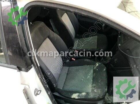 Volkswagen Polo Sağ Ön Çamurluk 6R0809204 çıkma parça