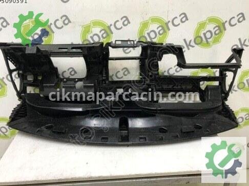 Volkswagen Polo Torpido 6R1857003 çıkma parça