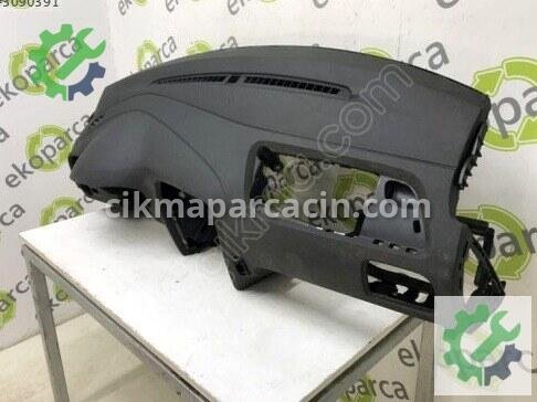 Volkswagen Polo Torpido 6R1857003 çıkma parça