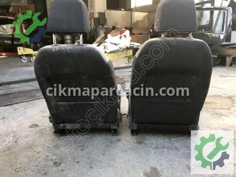 Volkswagen T-Roc Sağ Ön Koltuk 2GA881376 çıkma parça