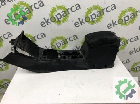 Volkswagen Tiguan Orta Konsol 5N1863243C çıkma parça