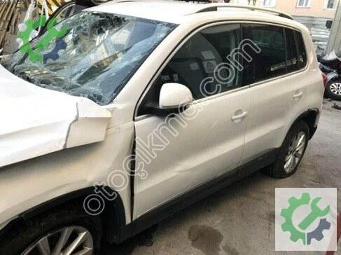 Volkswagen Tiguan Ara Bölme çıkma parça