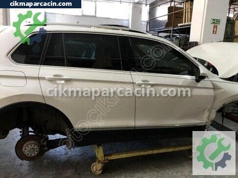 Volkswagen Tiguan Sağ Ön Kapı çıkma parça
