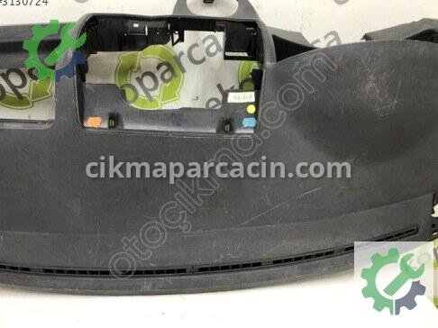 Volkswagen Transporter Torpido 7H1857003 çıkma parça