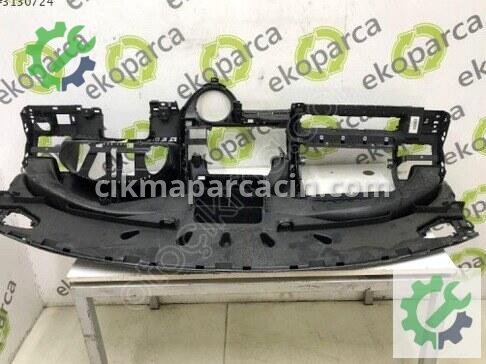Volkswagen Transporter Torpido 7H1857003 çıkma parça