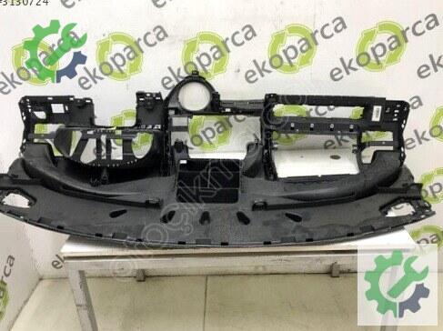 Volkswagen Transporter Torpido 7H1857003 çıkma parça