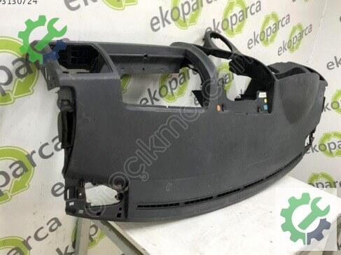 Volkswagen Transporter Torpido 7H1857003 çıkma parça
