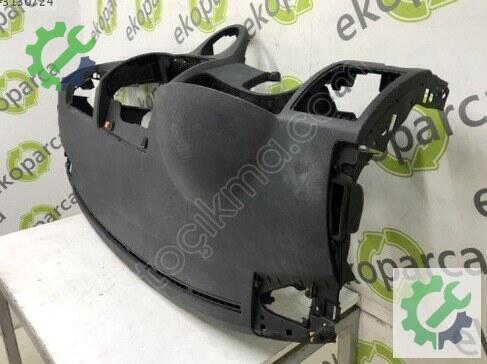 Volkswagen Transporter Torpido 7H1857003 çıkma parça
