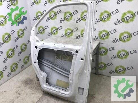 Volkswagen Transporter Sağ Ön Kapı 7E0831056 çıkma parça