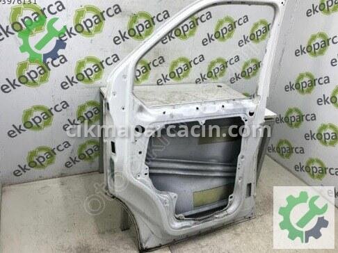Volkswagen Transporter Sağ Ön Kapı 7E0831056 çıkma parça