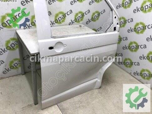 Volkswagen Transporter Sağ Ön Kapı 7E0831056 çıkma parça