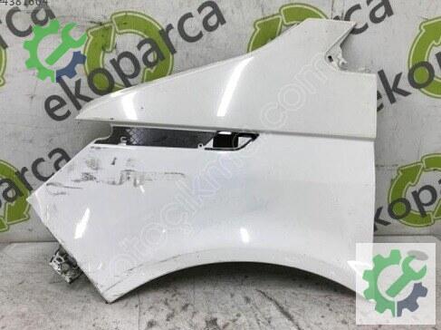 Volkswagen Transporter Sol Ön Çamurluk 7LA821101 çıkma parça