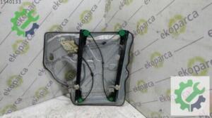 VOLKSWAGEN TRANSPORTER ÖN SOL CAM KRİKOSU 7E1837729R