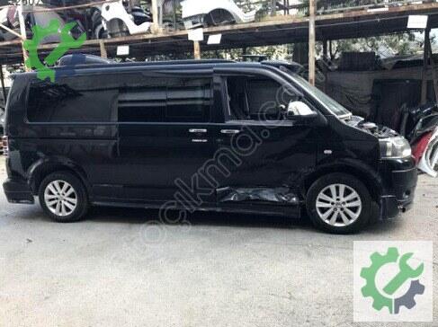 Volkswagen Transporter Sağ Ön Çamurluk 7H0821102 çıkma parça