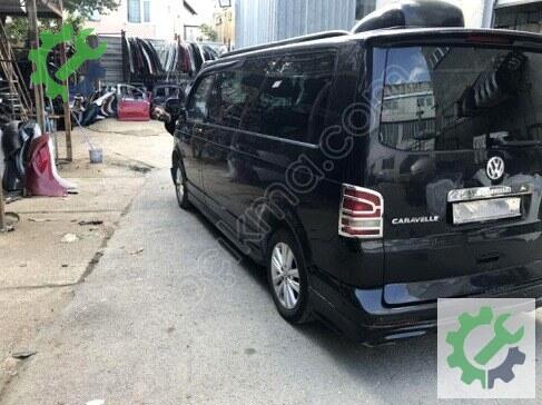 Volkswagen Transporter Sağ Ön Çamurluk 7H0821102 çıkma parça