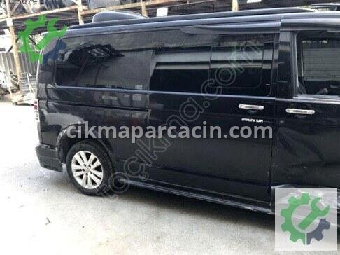 Volkswagen Transporter Sağ Ön Çamurluk 7H0821102 çıkma parça