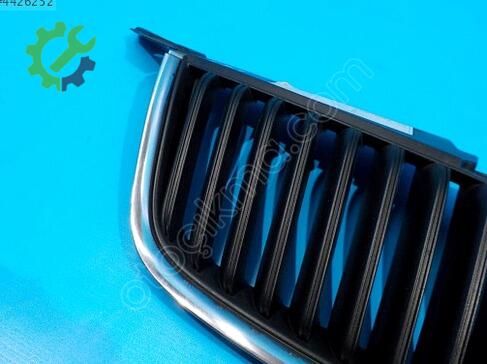 Skoda Yeti Ön Panjur 5L0853668B çıkma parça