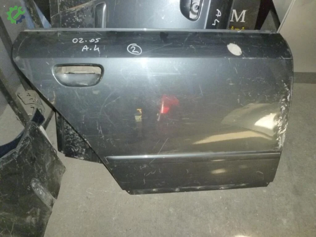 Audi A4 Sağ Arka Kapı çıkma parça
