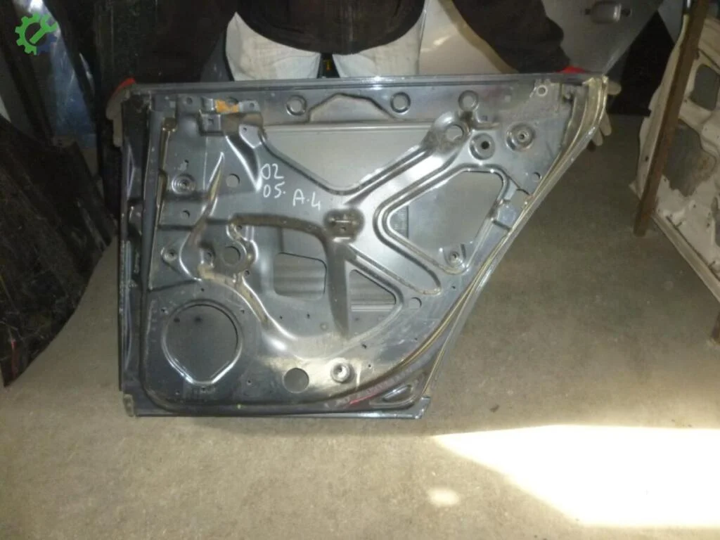 Audi A4 Sağ Arka Kapı çıkma parça