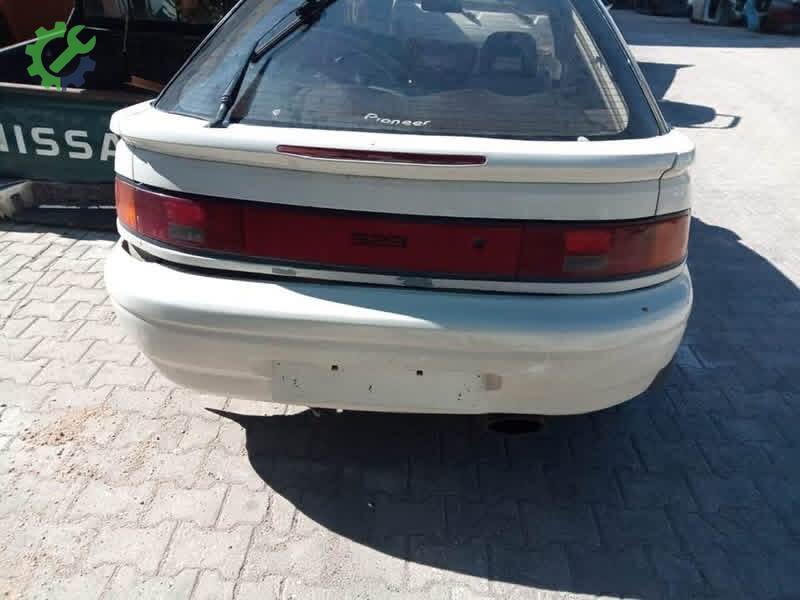 Mazda 323 Reflektör çıkma parça