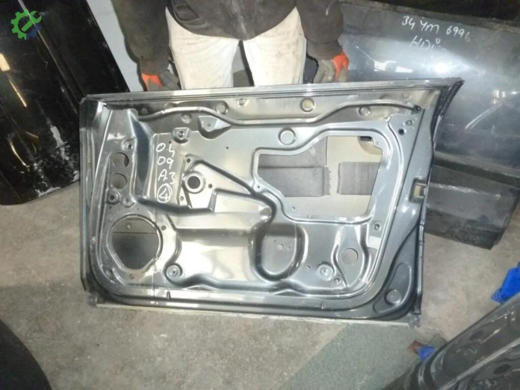 Audi A3 Sağ Ön Kapı çıkma parça