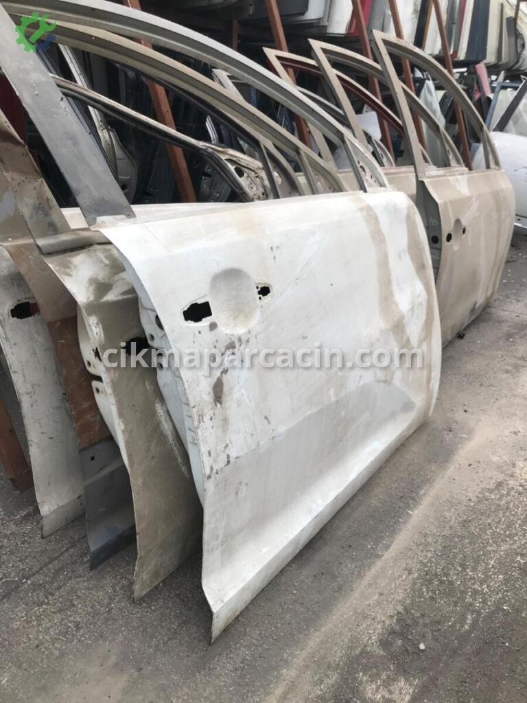 Kia Sportage Sağ Ön Kapı 760041W000 çıkma parça