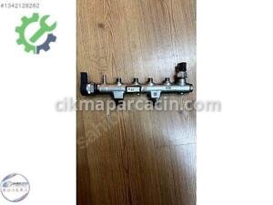 04B130093 1.4 TDI CUS ENJEKTÖR KÜTÜĞÜ KOMPLE SIFIR ORJİNAL