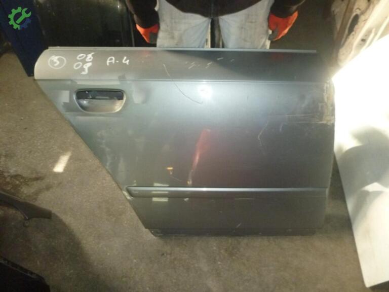 Audi A4 Sağ Arka Kapı çıkma parça