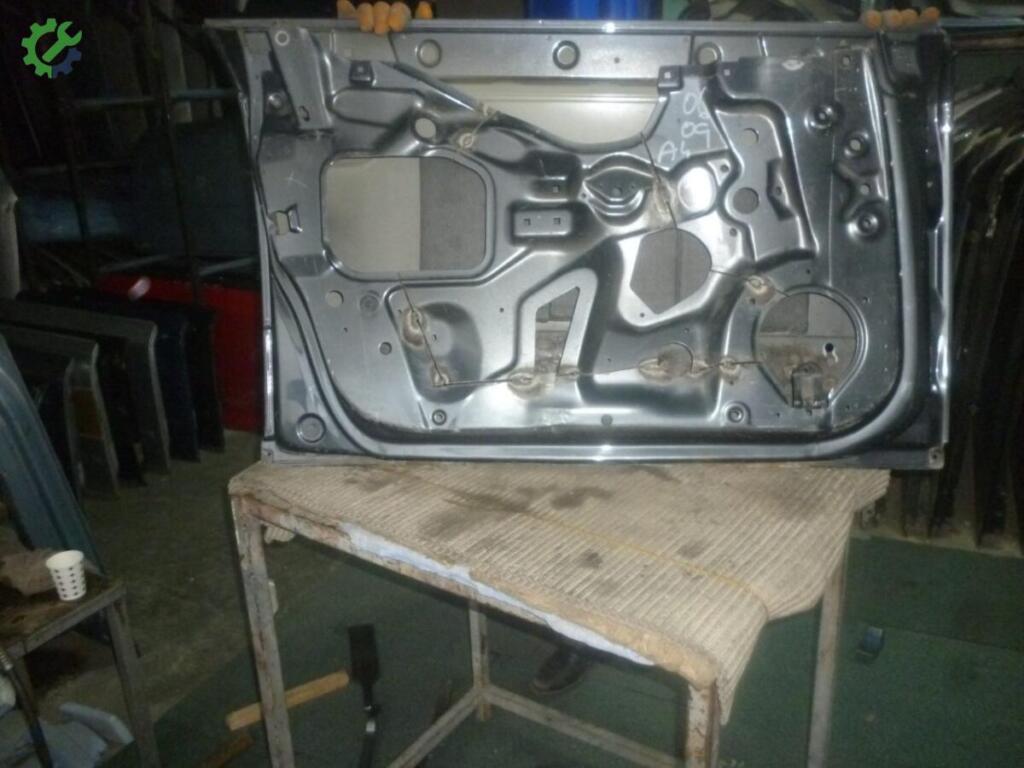 Audi A4 Sol Ön Kapı çıkma parça
