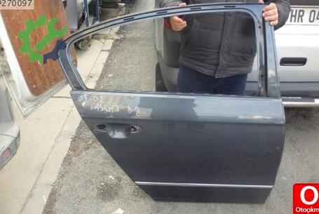 Volkswagen Passat Sağ Arka Kapı çıkma parça