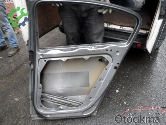 Volkswagen Passat Sağ Arka Kapı çıkma parça