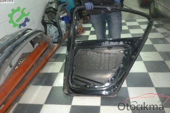 Volkswagen Passat Sağ Arka Kapı çıkma parça