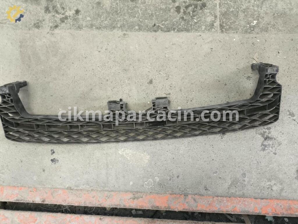 Volkswagen Passat Tampon Braketi 3 AA 807 571 çıkma parça