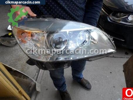 Mercedes-Benz C Serisi Far (Sağ) çıkma parça