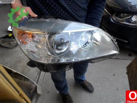 Mercedes-Benz C Serisi Far (Sağ) çıkma parça