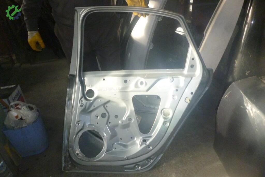 Audi A4 Sağ Arka Kapı çıkma parça