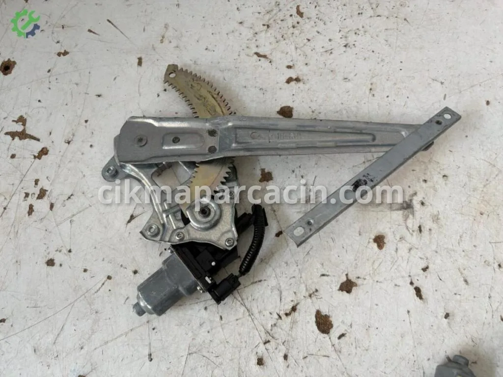 Nissan Micra Cam Krikosu çıkma parça
