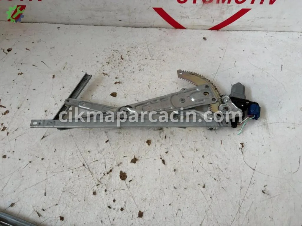 Nissan Note Cam Krikosu çıkma parça