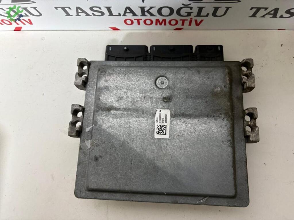 Renault Megane Motor Beyni 237100777R çıkma parça