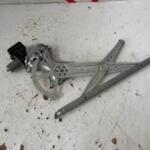 TOYOTA RAV4 SAĞ ÖN CAM KRİKOSU