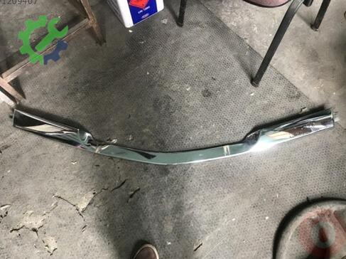 Mercedes-Benz 300 Tampon Izgara Çıtası çıkma parça