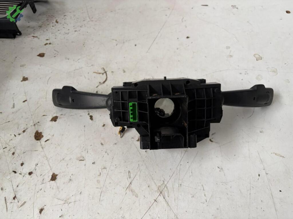 Volvo S40 Silecek Kolu çıkma parça