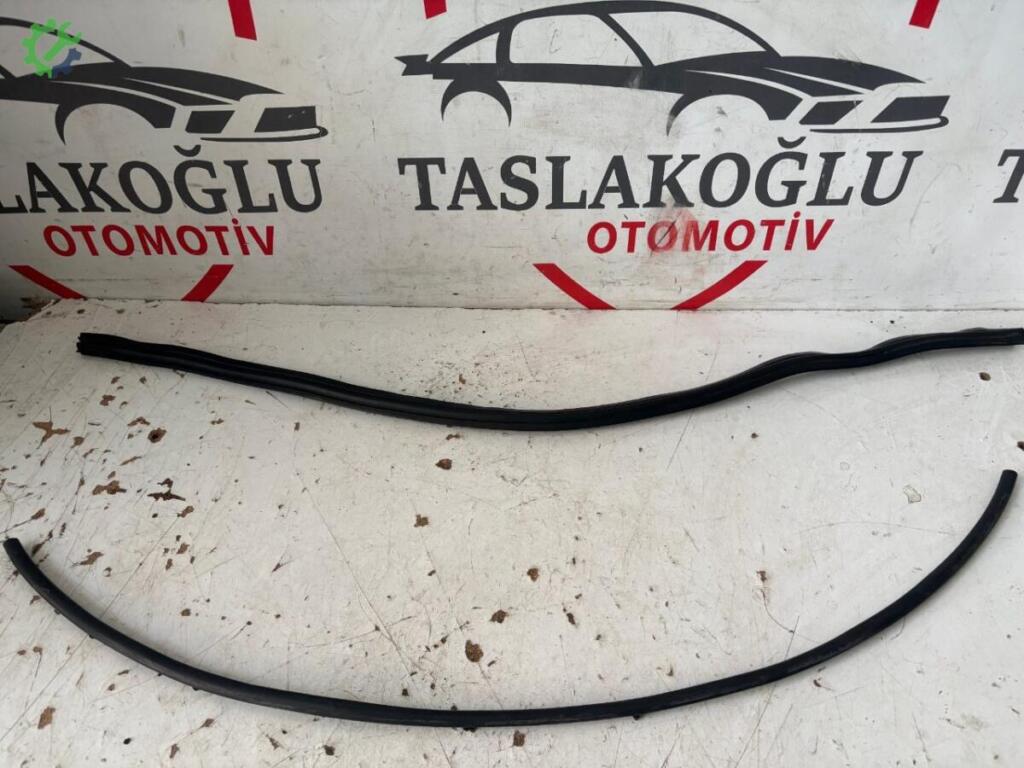 Seat Cordoba Ön Cam Izgarası çıkma parça