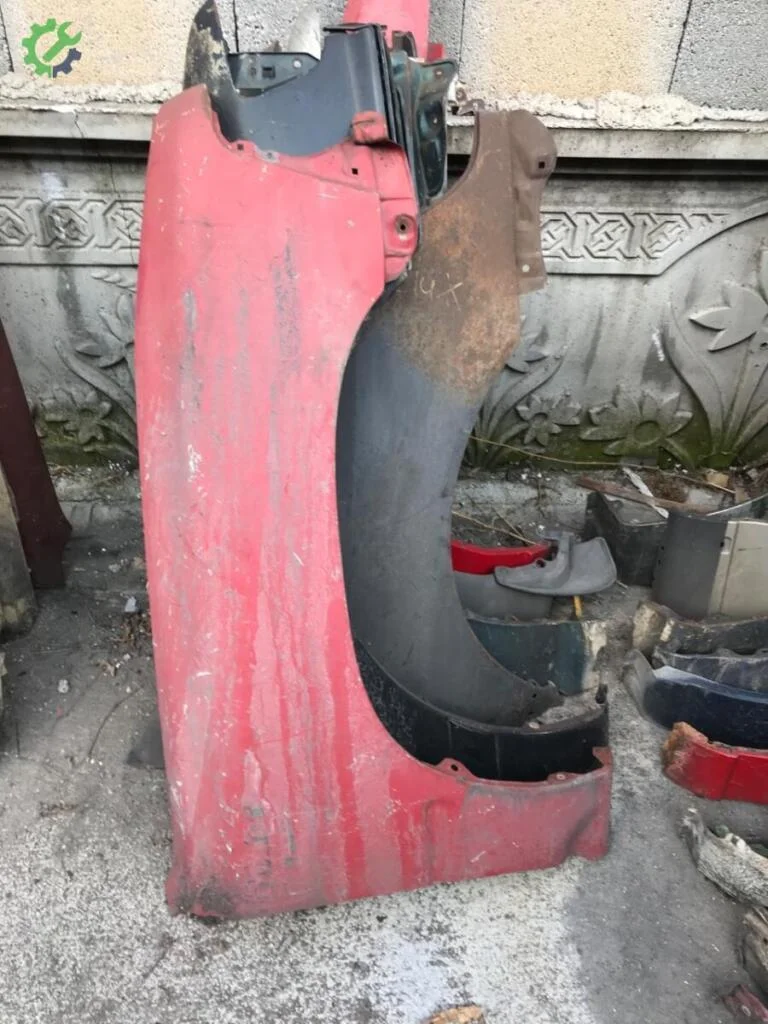 Toyota Hilux Sağ Çamurluk çıkma parça